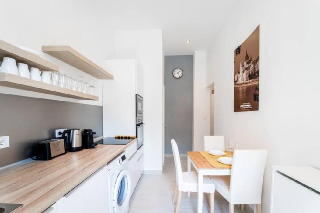 Hi-Bp Sunny Home Apartments In The Heart Of Budapest Extérieur photo