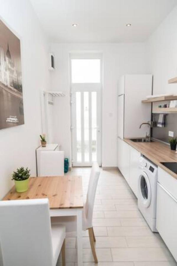 Hi-Bp Sunny Home Apartments In The Heart Of Budapest Extérieur photo